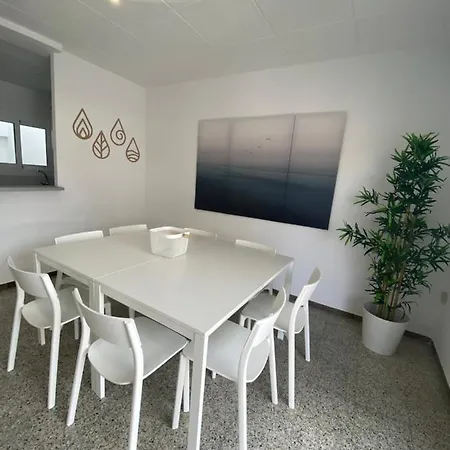 Center 1 Apartment *