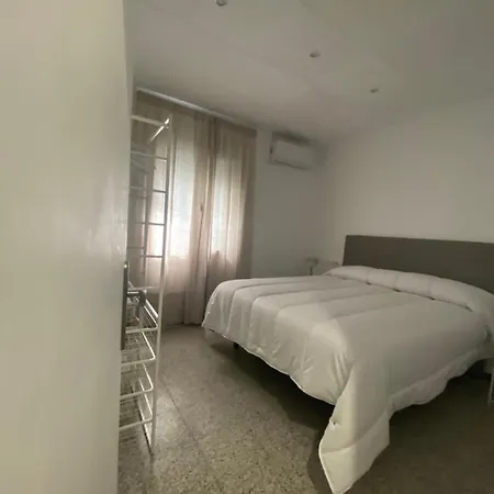 Apartment Center 1 Roses